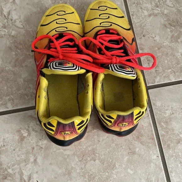 Nikes - Picture 3 of 3